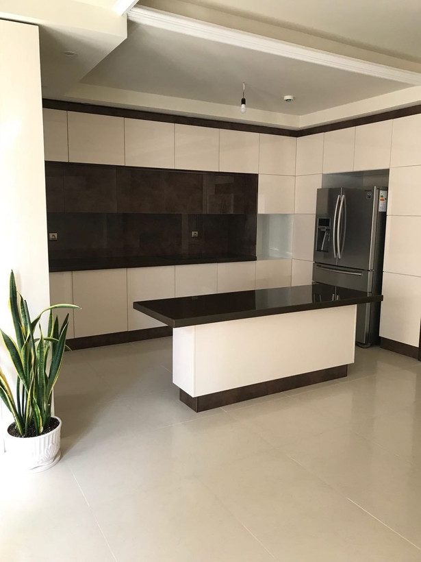 کابینت هایگلاس